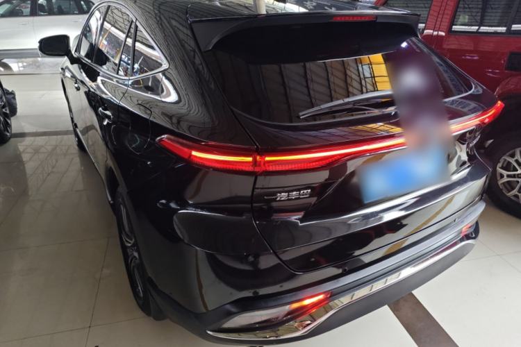 Used Toyota Harrier 2022 2.0L CVT Two-Wheel Drive Deluxe Edition Exterior 2