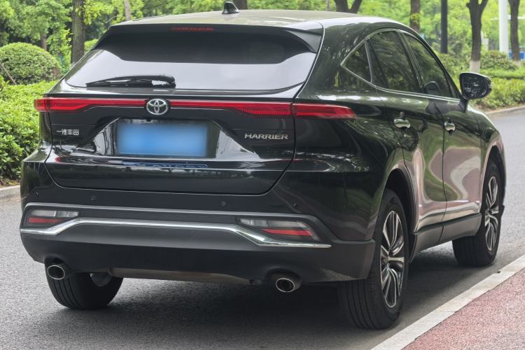 Used Toyota Harrier 2022 2.0L CVT Two-Wheel Drive Luxury Edition Exterior 3