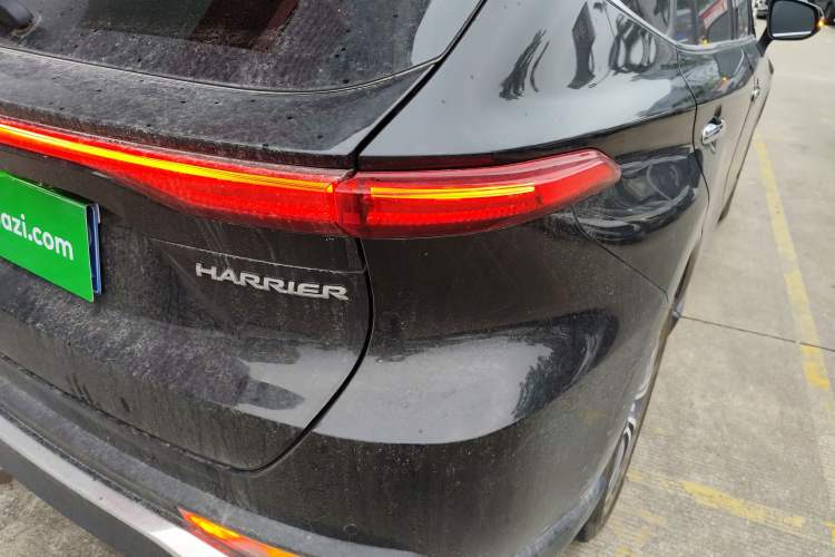 Used Toyota Harrier 2022 2.0L CVT Two-Wheel Drive Luxury Edition Exterior 4