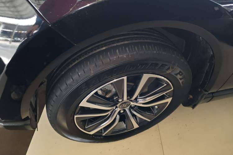 Used Toyota Harrier 2022 2.0L CVT Two-Wheel Drive Deluxe Edition Exterior 4