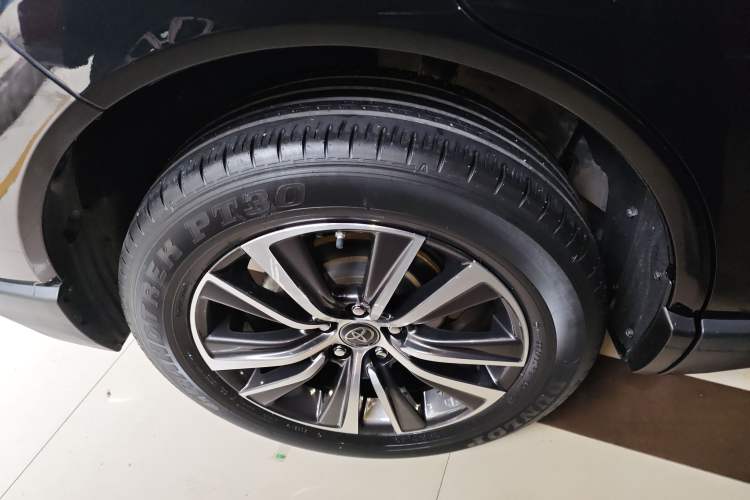 Used Toyota Harrier 2022 2.0L CVT Two-Wheel Drive Deluxe Edition Exterior 5