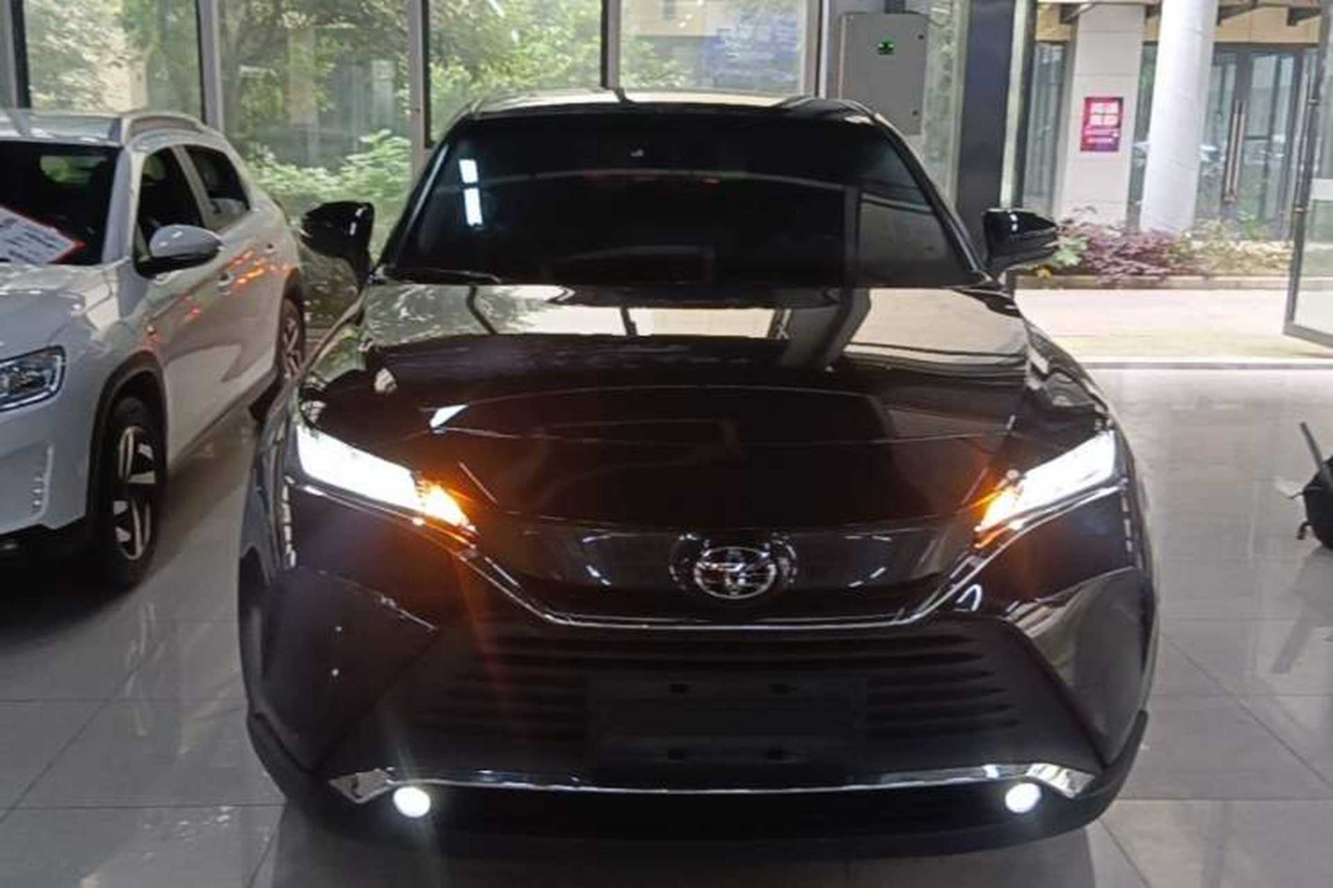 Used Toyota Harrier 2022 2.0L CVT Two-Wheel Drive Entry Version Front