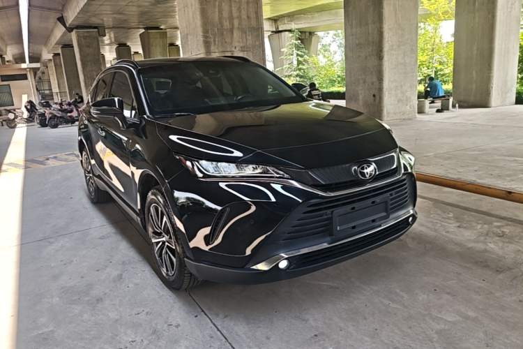 Used Toyota Harrier 2022 2.0L CVT Two-Wheel Drive Luxury Edition Front Right 45 Deg