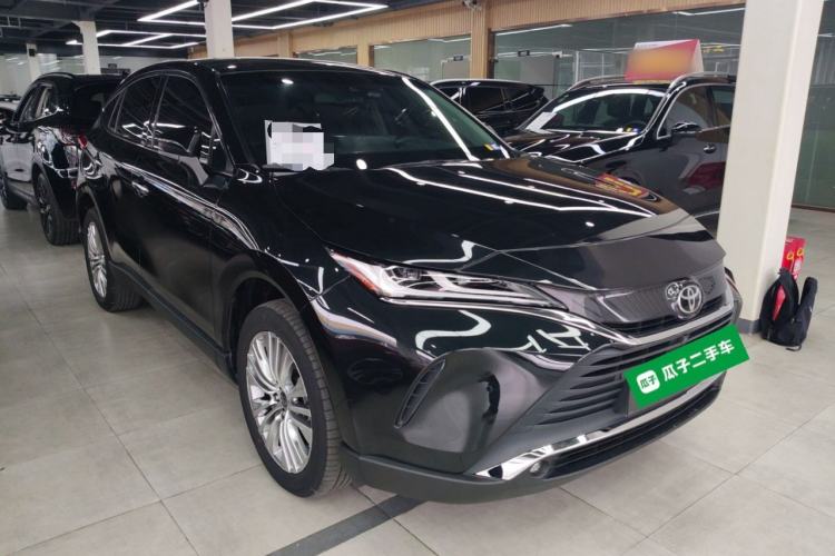 Used Toyota Harrier 2022 2.0L CVT Two-Wheel Drive Deluxe Edition Front Right 45 Deg
