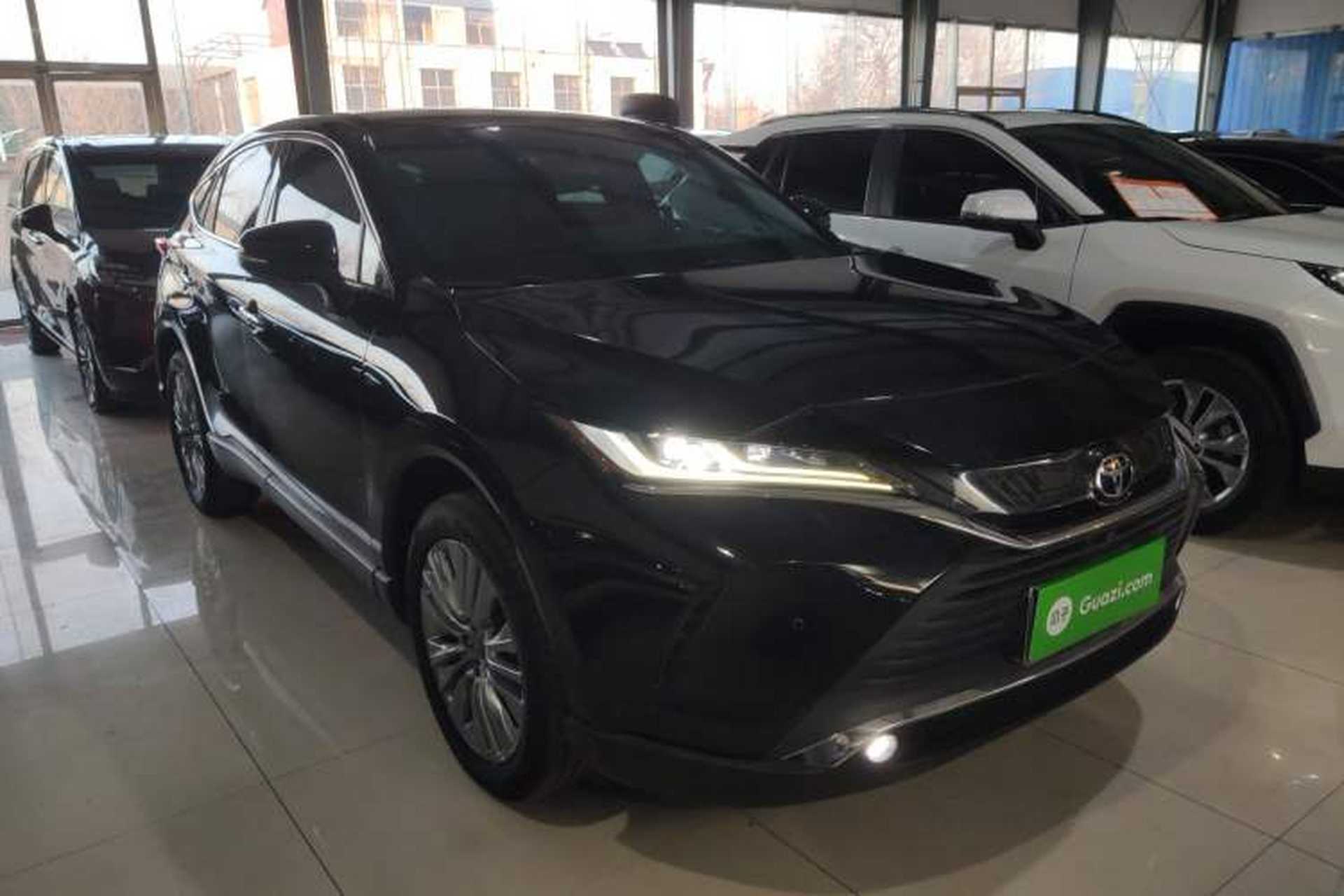 Used Toyota Harrier 2022 2.0L CVT Two-Wheel Drive Deluxe Edition Front Right 45 Deg