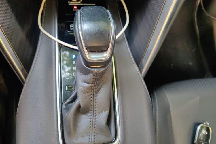 Used Toyota Harrier 2022 2.0L CVT Two-Wheel Drive Deluxe Edition Gear Lever