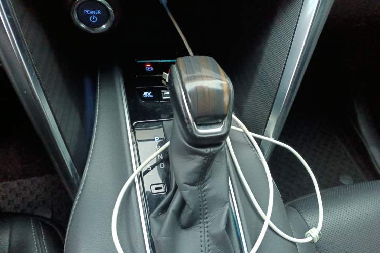 Used Toyota Harrier 2022 Dual-Engine 2.5L CVT Four-Wheel Drive Luxury Edition Gear Lever