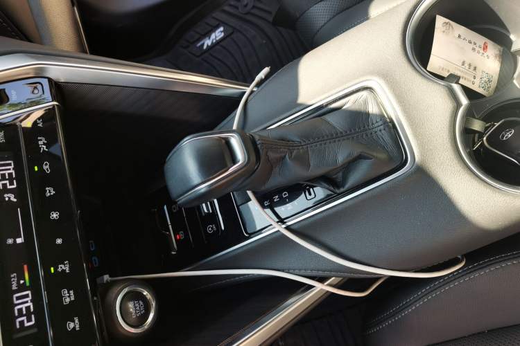 Used Toyota Harrier 2022 2.0L CVT Two-Wheel Drive Deluxe Edition Gear Lever