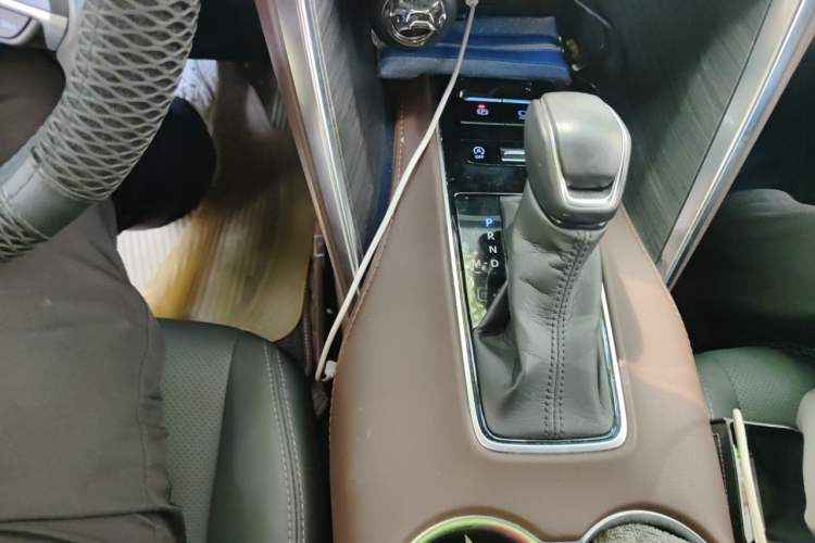 Used Toyota Harrier 2022 2.0L CVT Two-Wheel Drive Luxury Edition Gear Lever