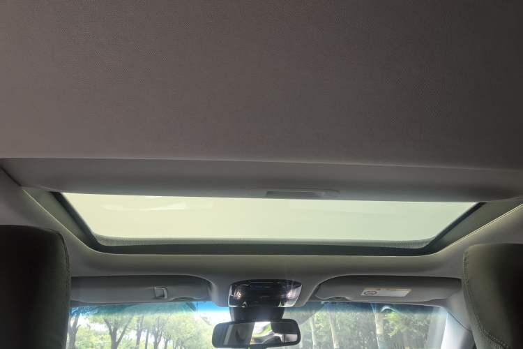 Used Toyota Harrier 2022 2.0L CVT Two-Wheel Drive Luxury Edition Headliner