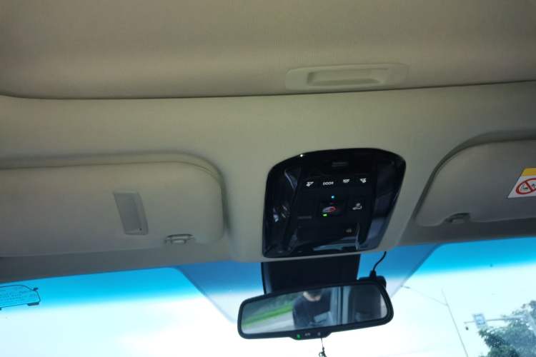 Used Toyota Harrier 2022 Dual-Engine 2.5L CVT Two-Wheel Drive Luxury Edition Headliner