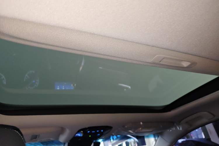 Used Toyota Harrier 2022 2.0L CVT Two-Wheel Drive Deluxe Edition Headliner