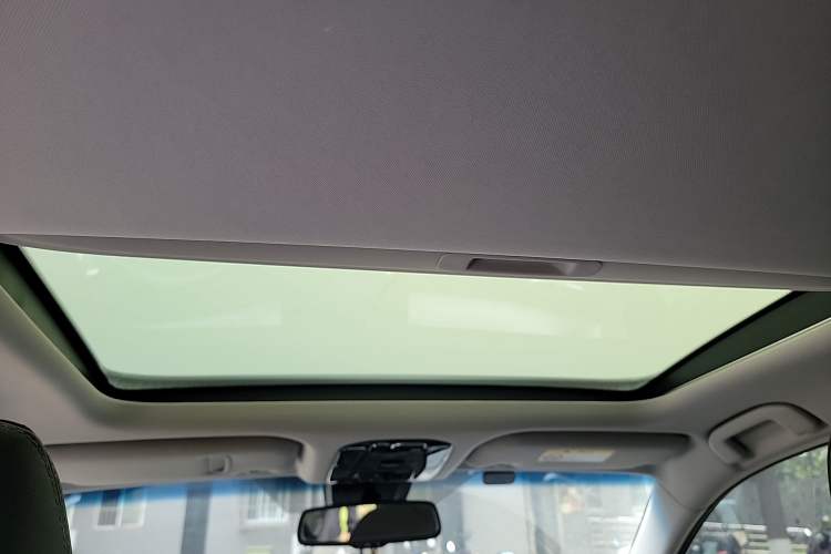 Used Toyota Harrier 2022 2.0L CVT Two-Wheel Drive Luxury Edition Headliner