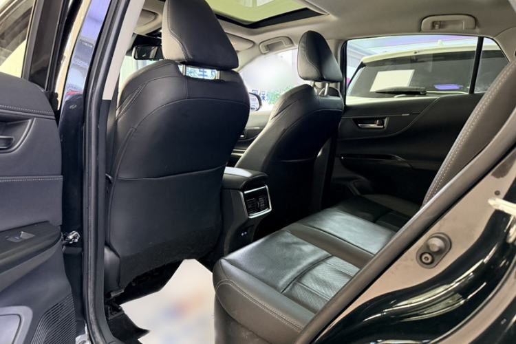Used Toyota Harrier 2022 Dual-Engine 2.5L CVT Two-Wheel Drive Luxury Edition Interior 3