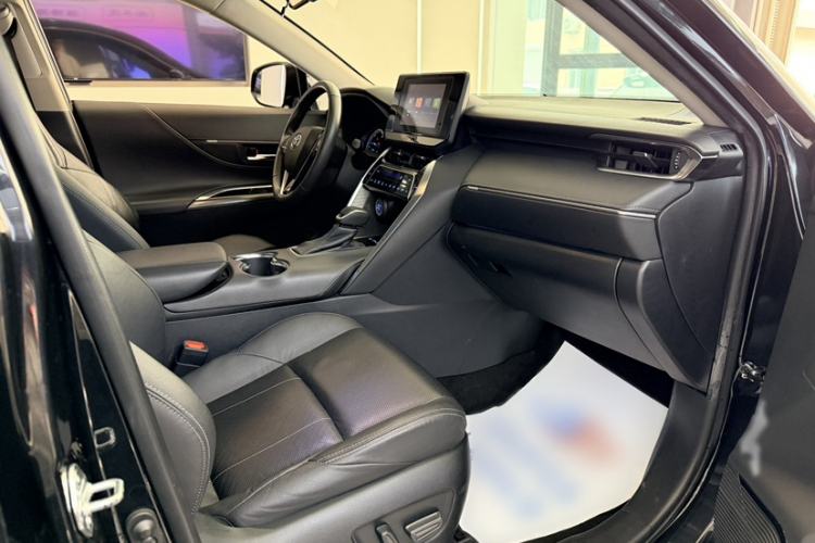 Used Toyota Harrier 2022 Dual-Engine 2.5L CVT Two-Wheel Drive Luxury Edition Interior 4
