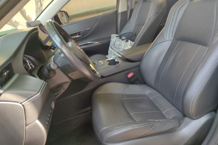 Used Toyota Harrier 2022 2.0L CVT Two-Wheel Drive Deluxe Edition Left Front Seat