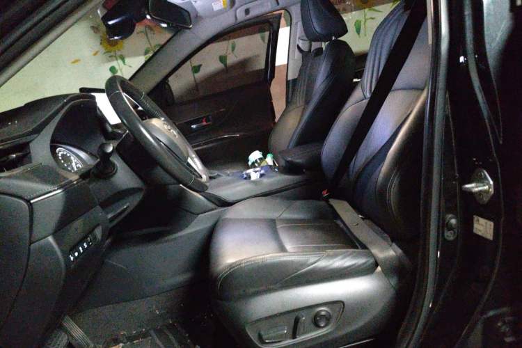 Used Toyota Harrier 2022 2.0L CVT Two-Wheel Drive Deluxe Edition Left Front Seat