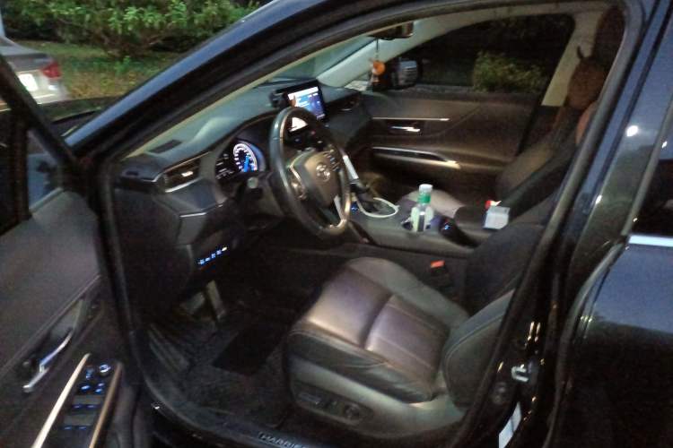 Used Toyota Harrier 2022 Dual-Engine 2.5L CVT Four-Wheel Drive Luxury Edition Left Front Seat