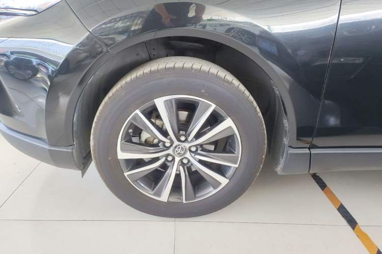 Used Toyota Harrier 2022 2.0L CVT Two-Wheel Drive Deluxe Edition Left Front Wheel Hub
