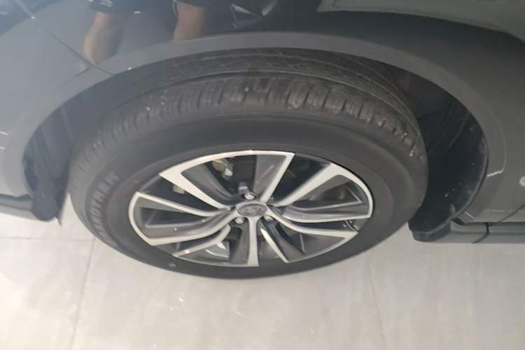 Used Toyota Harrier 2022 Dual-Engine 2.5L CVT Two-Wheel Drive Luxury Edition Left Front Wheel Hub