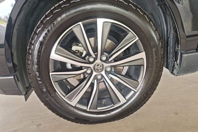 Used Toyota Harrier 2022 2.0L CVT Two-Wheel Drive Luxury Edition Left Front Wheel Hub