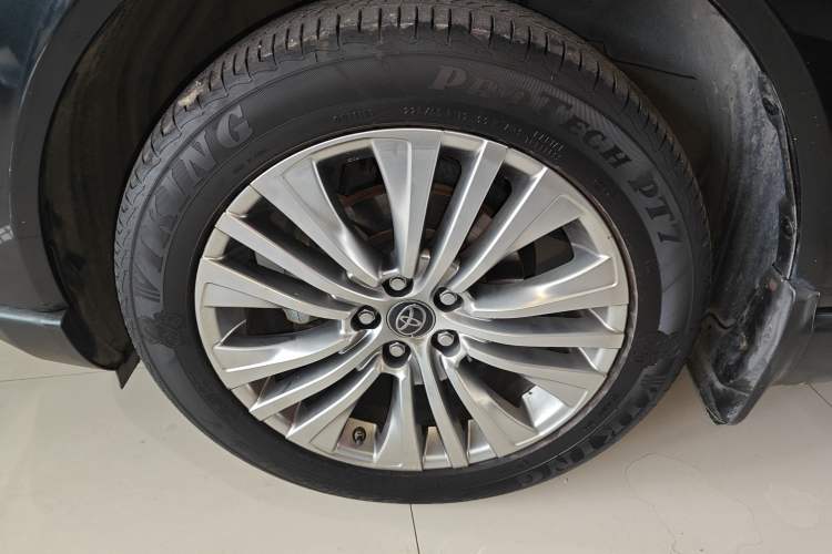 Used Toyota Harrier 2022 Dual-Engine 2.5L CVT Four-Wheel Drive Luxury Edition Left Front Wheel Hub