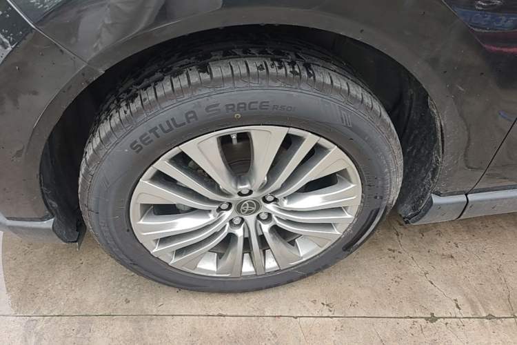 Used Toyota Harrier 2022 2.0L CVT Two-Wheel Drive Deluxe Edition Left Front Wheel Hub