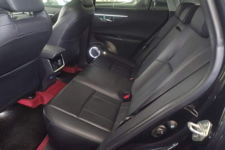 Used Toyota Harrier 2022 2.0L CVT Two-Wheel Drive Deluxe Edition Left Rear Seat