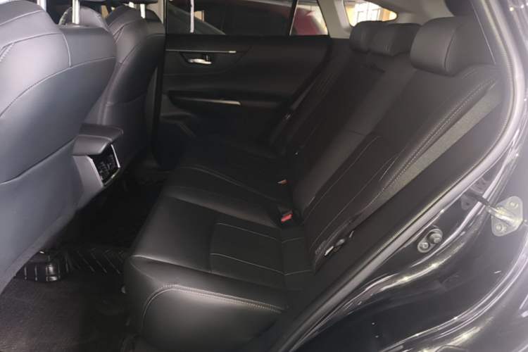 Used Toyota Harrier 2022 2.0L CVT Two-Wheel Drive Luxury Edition Left Rear Seat