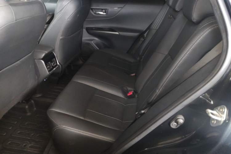 Used Toyota Harrier 2022 2.0L CVT Two-Wheel Drive Deluxe Edition Left Rear Seat