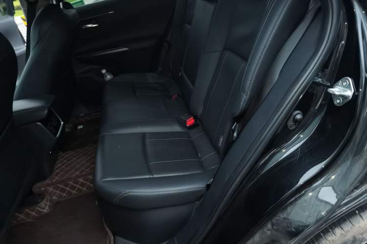 Used Toyota Harrier 2022 Dual-Engine 2.5L CVT Two-Wheel Drive Luxury Edition Left Rear Seat