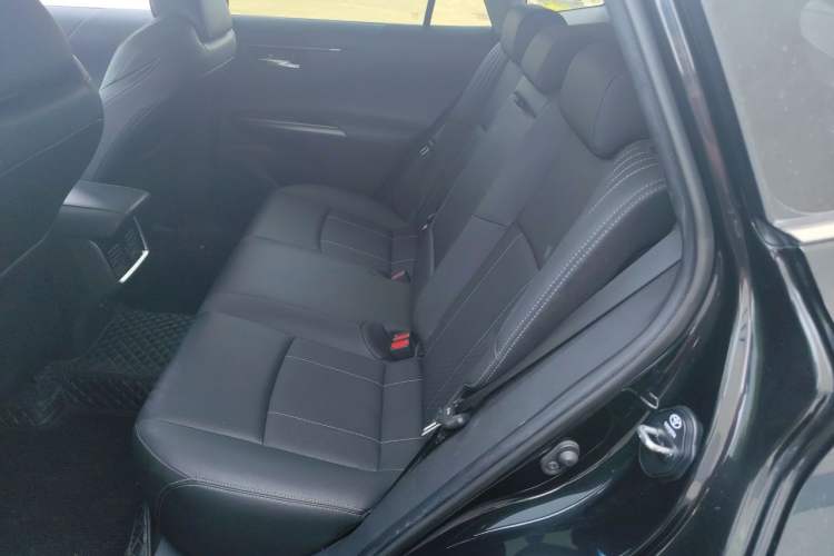 Used Toyota Harrier 2022 2.0L CVT Two-Wheel Drive Luxury Edition Left Rear Seat
