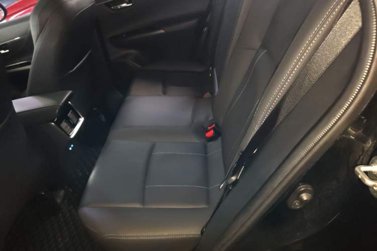 Used Toyota Harrier 2022 2.0L CVT Two-Wheel Drive Deluxe Edition Left Rear Seat