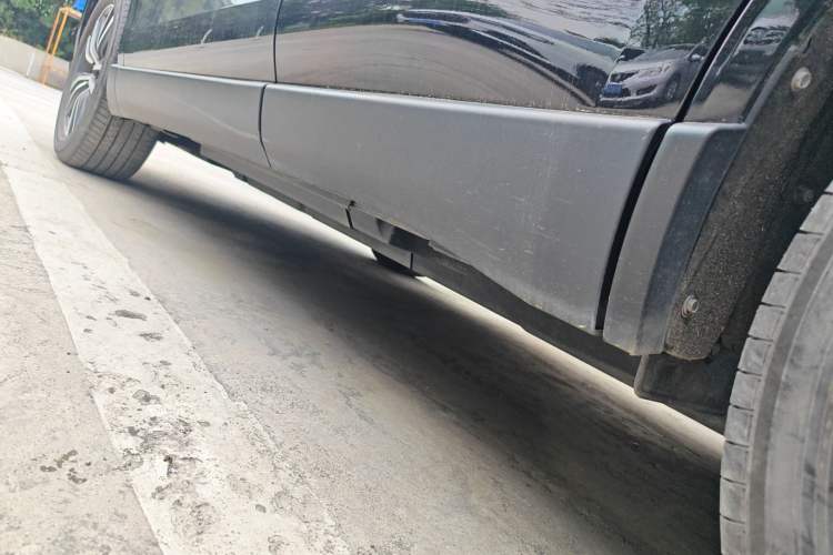 Used Toyota Harrier 2022 2.0L CVT Two-Wheel Drive Entry Version Left Side Sill