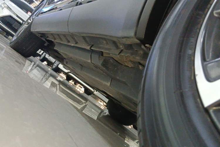 Used Toyota Harrier 2022 2.0L CVT Two-Wheel Drive Entry Version Left Side Sill