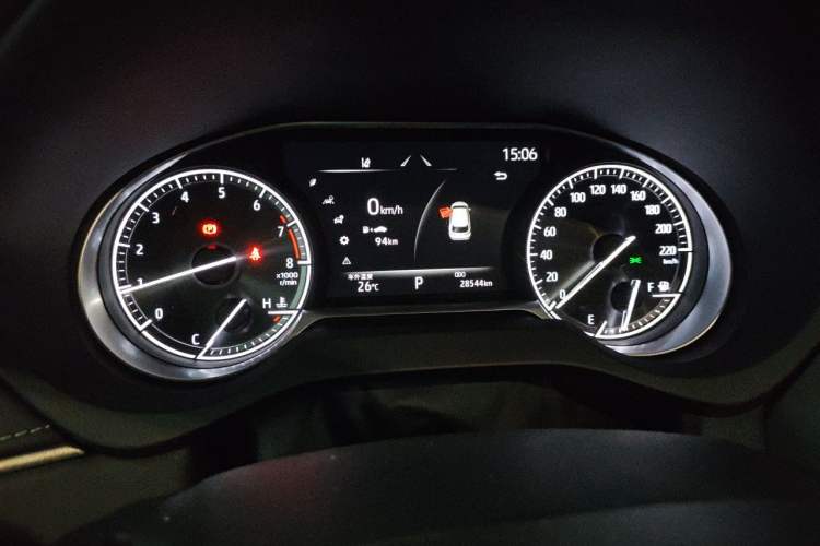 Used Toyota Harrier 2022 2.0L CVT Two-Wheel Drive Deluxe Edition Odometer Close Up