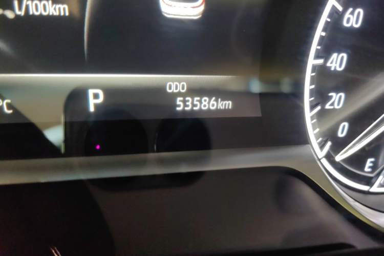 Used Toyota Harrier 2022 2.0L CVT Two-Wheel Drive Deluxe Edition Odometer Close Up