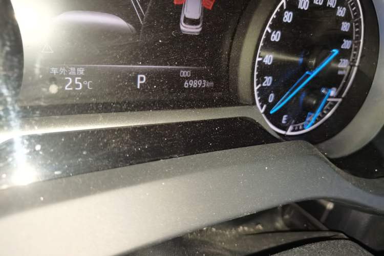 Used Toyota Harrier 2022 Dual-Engine 2.5L CVT Two-Wheel Drive Luxury Edition Odometer Close Up