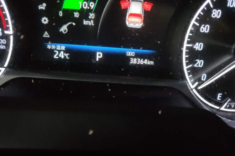 Used Toyota Harrier 2022 2.0L CVT Two-Wheel Drive Deluxe Edition Odometer Close Up