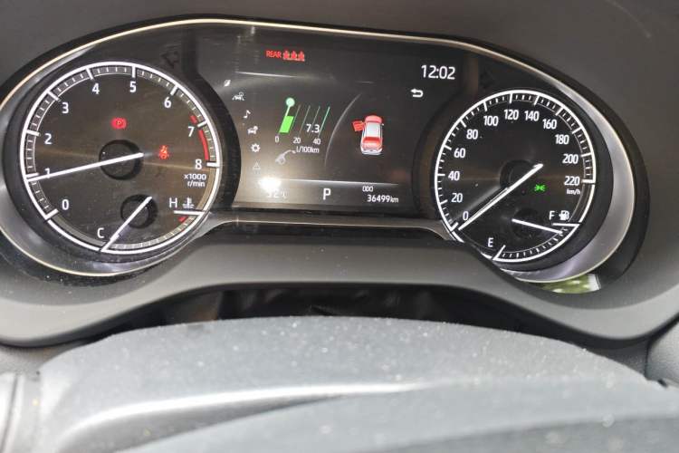 Used Toyota Harrier 2022 2.0L CVT Two-Wheel Drive Deluxe Edition Odometer Close Up