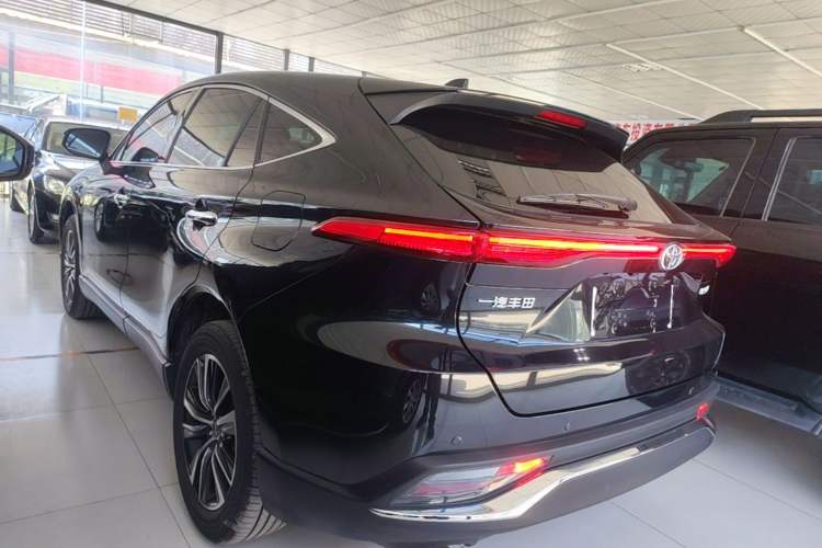 Used Toyota Harrier 2022 2.0L CVT Two-Wheel Drive Deluxe Edition Rear Left 45 Deg