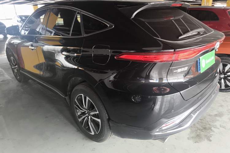 Used Toyota Harrier 2022 2.0L CVT Two-Wheel Drive Luxury Edition Rear Left 45 Deg