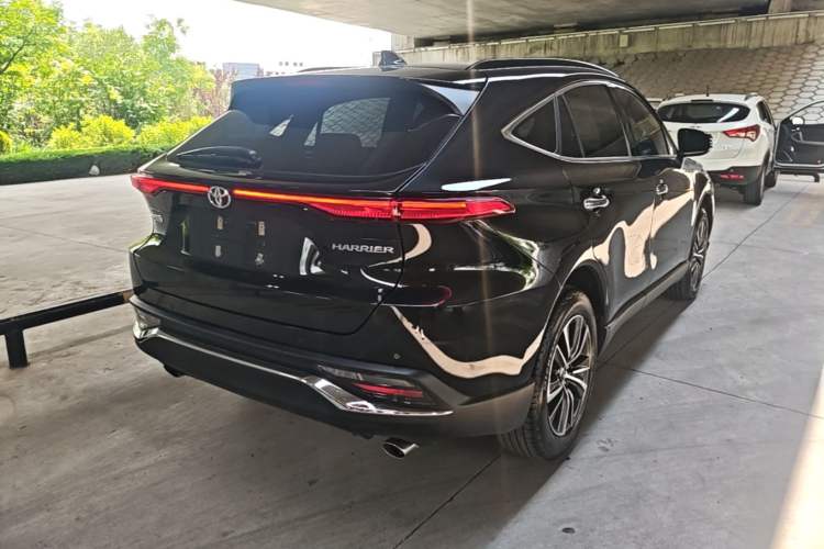 Used Toyota Harrier 2022 2.0L CVT Two-Wheel Drive Luxury Edition Rear Right 45 Deg