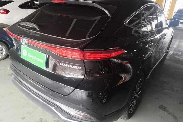 Used Toyota Harrier 2022 2.0L CVT Two-Wheel Drive Luxury Edition Rear Right 45 Deg