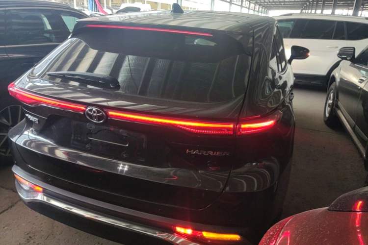 Used Toyota Harrier 2022 2.0L CVT Two-Wheel Drive Deluxe Edition Rear Right 45 Deg
