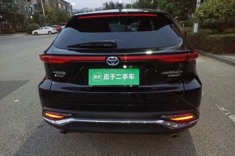 Used Toyota Harrier 2022 Dual-Engine 2.5L CVT Four-Wheel Drive Luxury Edition Rear