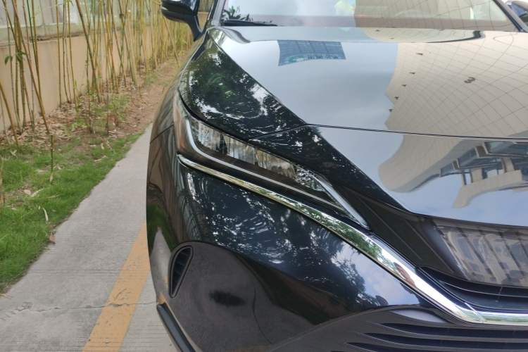 Used Toyota Harrier 2022 2.0L CVT Two-Wheel Drive Entry Version Right Front Headlight