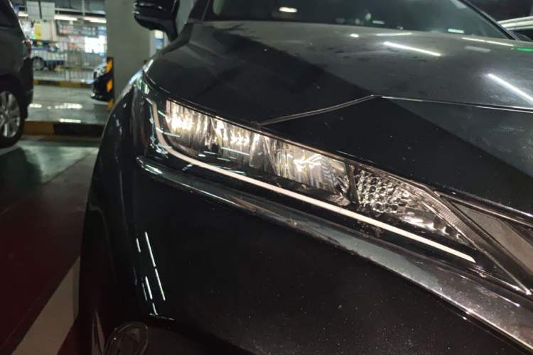Used Toyota Harrier 2022 2.0L CVT Two-Wheel Drive Deluxe Edition Right Front Headlight