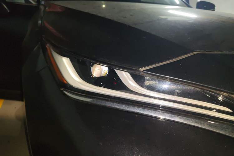 Used Toyota Harrier 2022 2.0L CVT Two-Wheel Drive Deluxe Edition Right Front Headlight