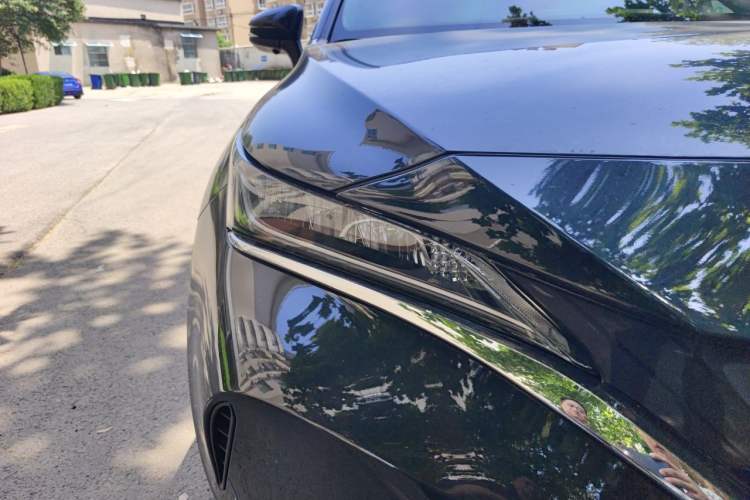 Used Toyota Harrier 2022 2.0L CVT Two-Wheel Drive Luxury Edition Right Front Headlight